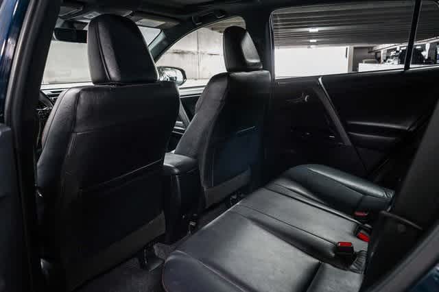 Thumbnail: 2018 Toyota RAV4 - 20