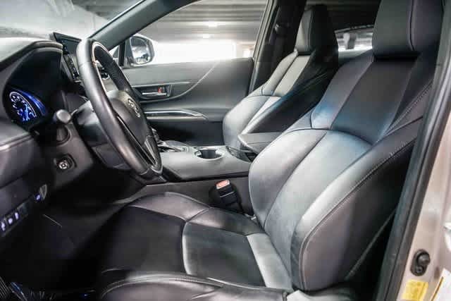 Thumbnail: 2022 Toyota Venza - 17