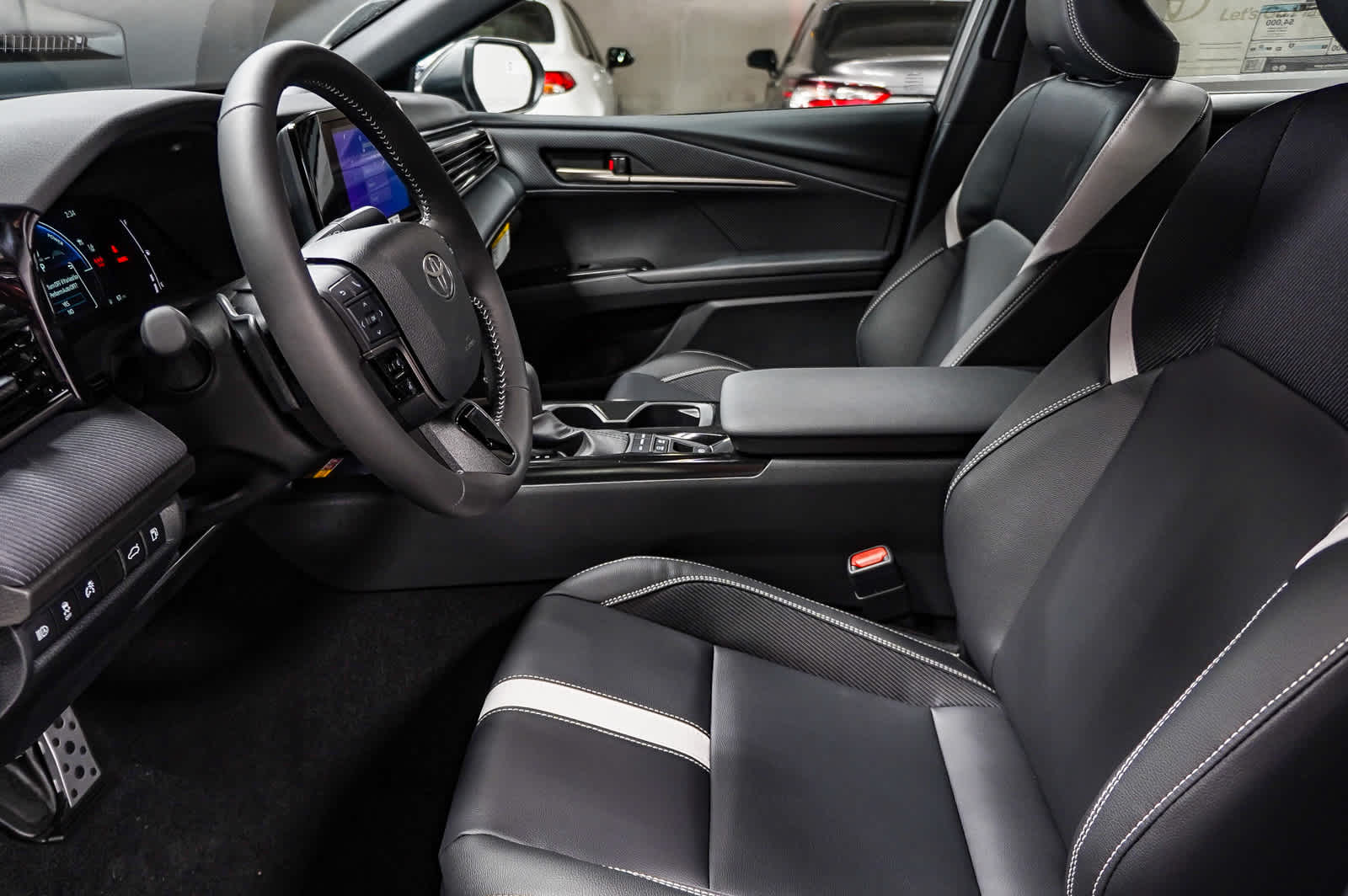 2025 Toyota Camry SE 21