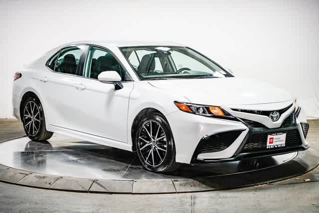 2022 Toyota Camry SE 6