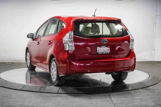 Thumbnail: 2013 Toyota Prius v - 2