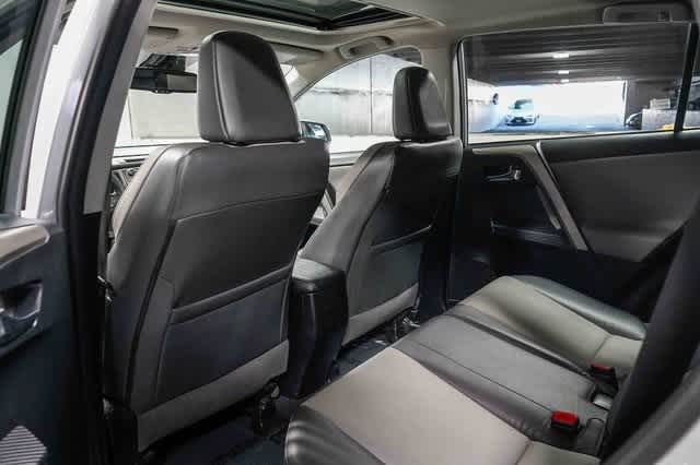 Thumbnail: 2015 Toyota RAV4 - 19