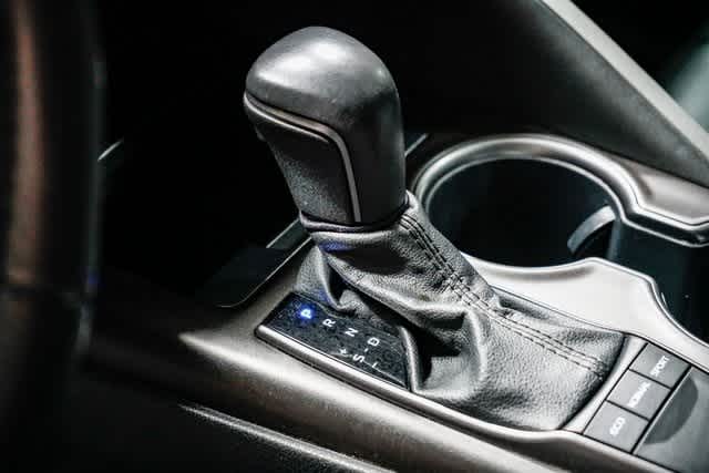 2022 Toyota Camry SE 21