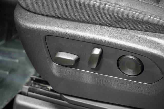 Thumbnail: 2023 Chevrolet Silverado 1500 - 23