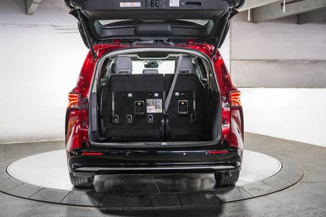 Thumbnail: 2024 Toyota Sienna - 28