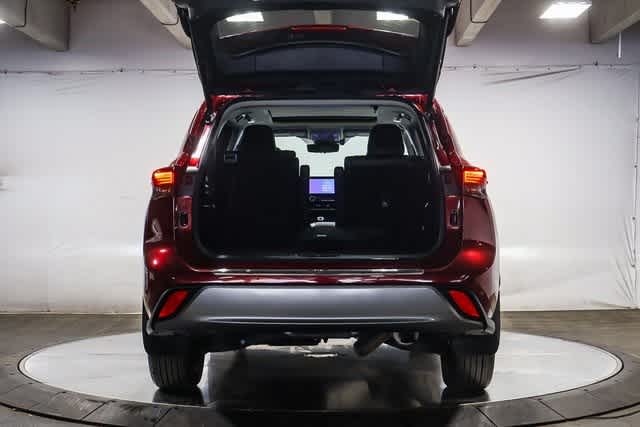 2023 Toyota Highlander Platinum 27