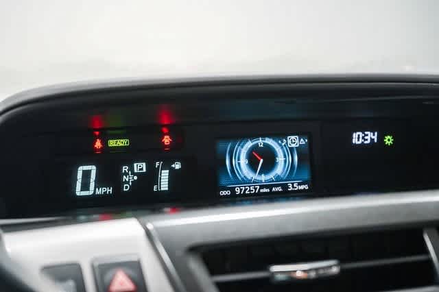 Thumbnail: 2015 Toyota Prius v - 24