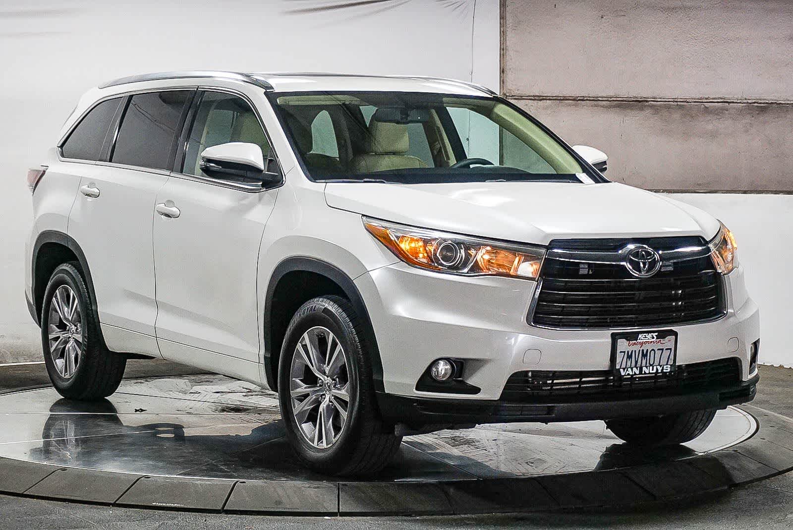 Thumbnail: 2015 Toyota Highlander - 3