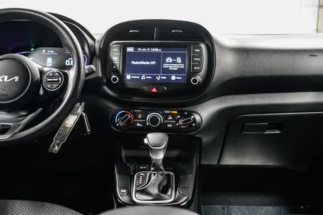 2023 Kia Soul LX 13