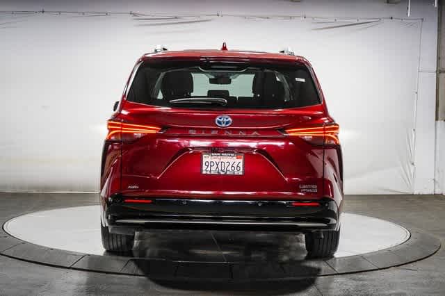 Thumbnail: 2024 Toyota Sienna - 4