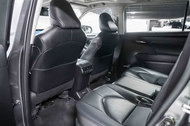 2023 Toyota Highlander XLE 20