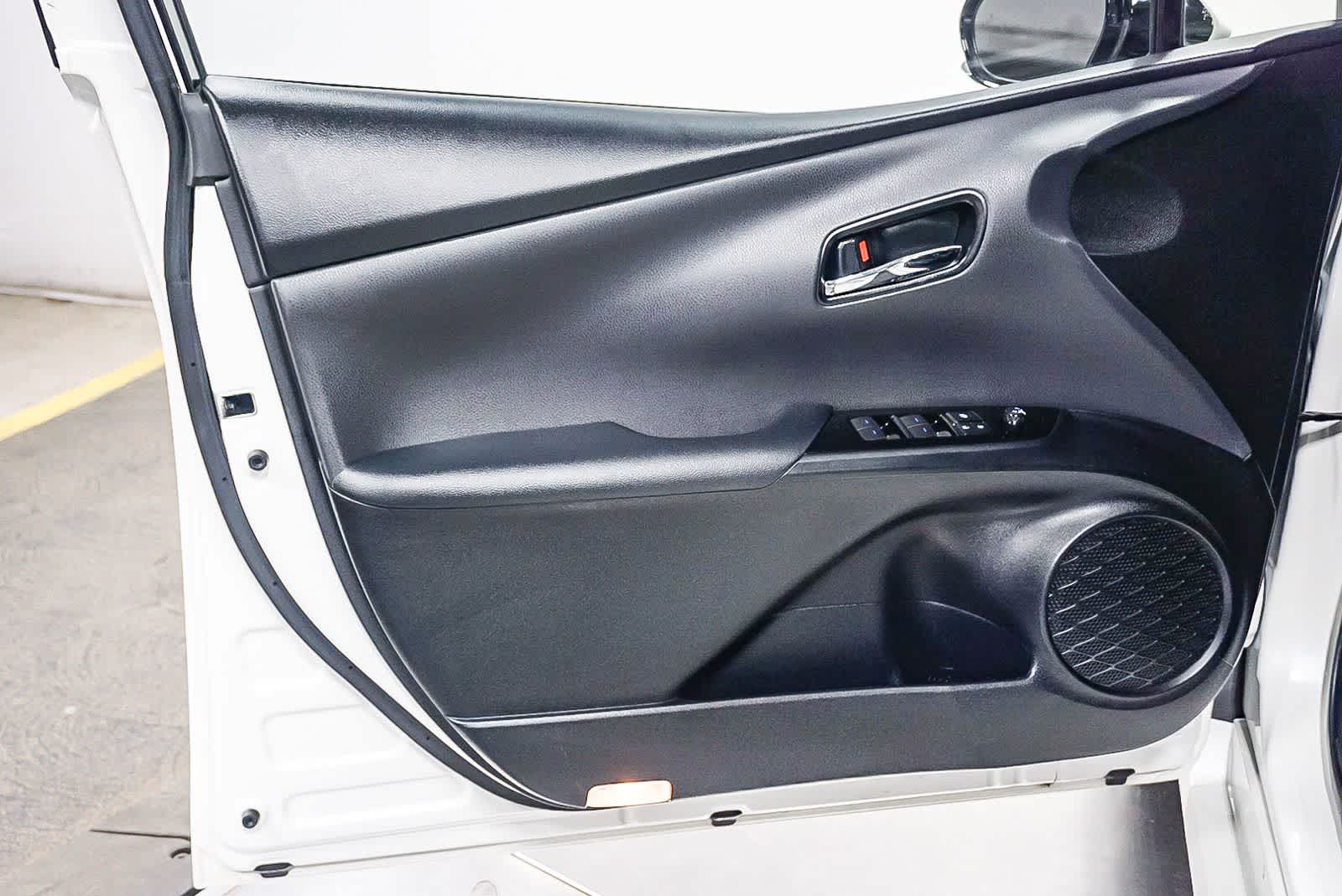 Thumbnail: 2019 Toyota Prius Prime - 22