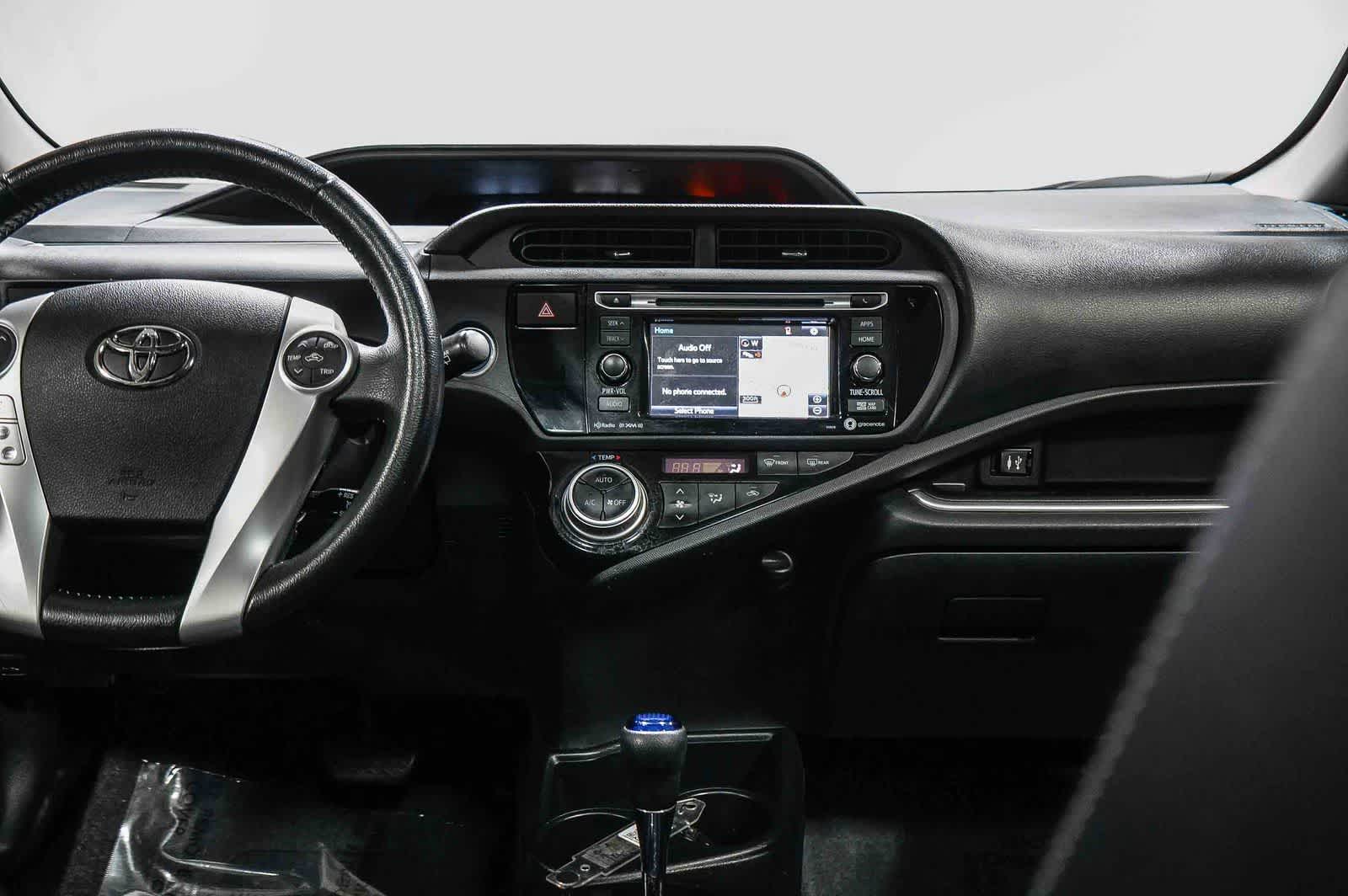 Thumbnail: 2016 Toyota Prius c - 13