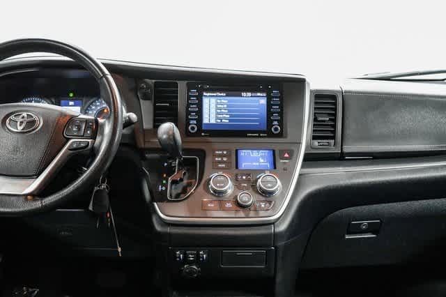 Thumbnail: 2020 Toyota Sienna - 12