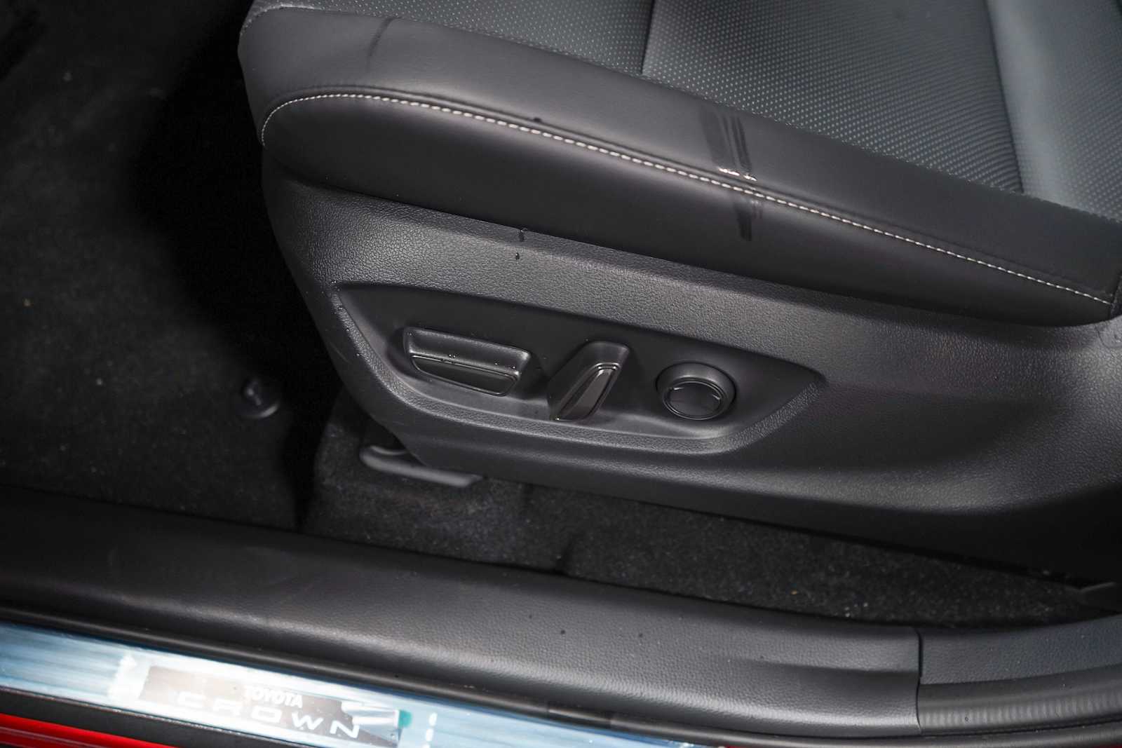 Thumbnail: 2025 Toyota Crown Signia - 19