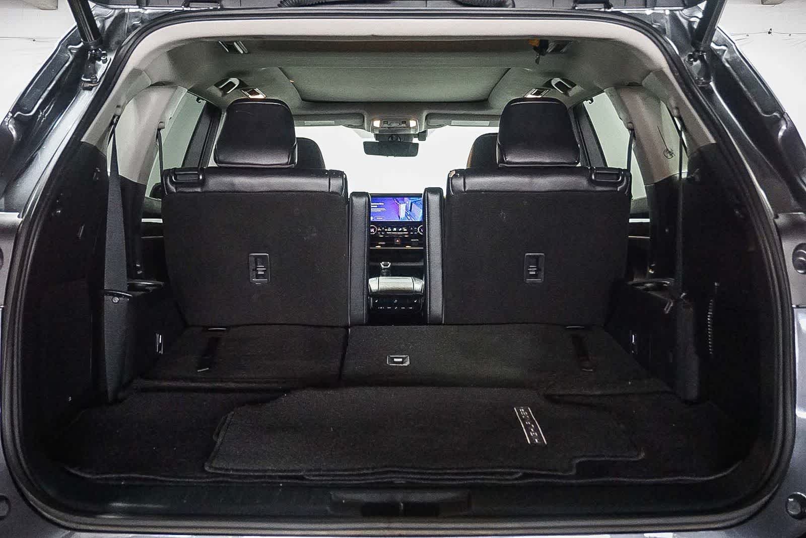 Thumbnail: 2023 Toyota Highlander - 27