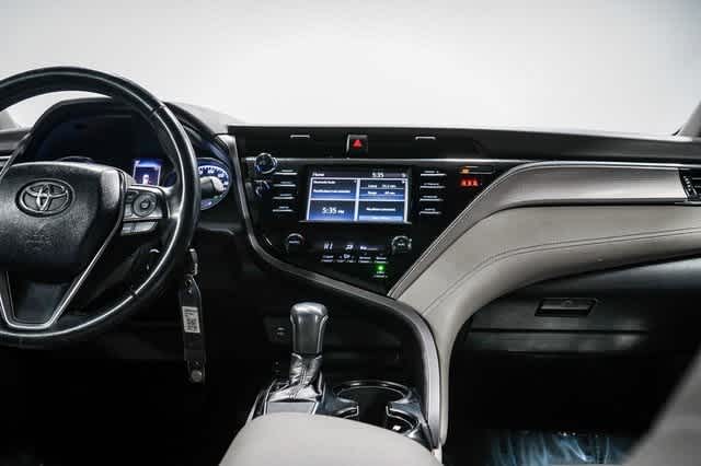 Thumbnail: 2018 Toyota Camry - 14