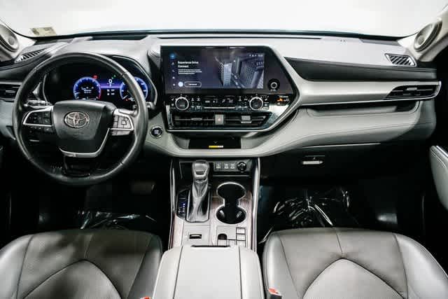 2023 Toyota Highlander Platinum 13