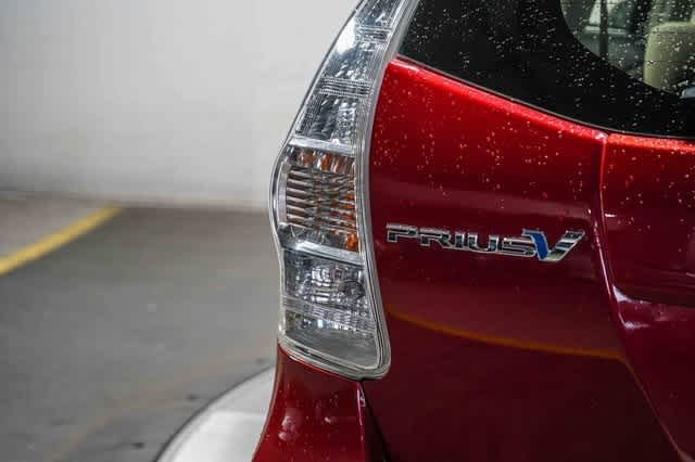 Thumbnail: 2013 Toyota Prius v - 11