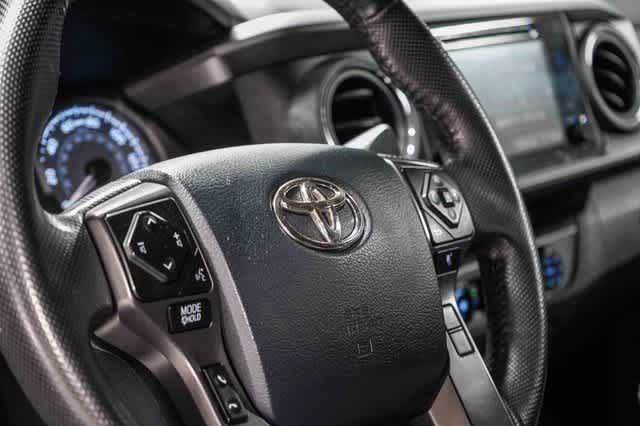 Thumbnail: 2018 Toyota Tacoma - 20