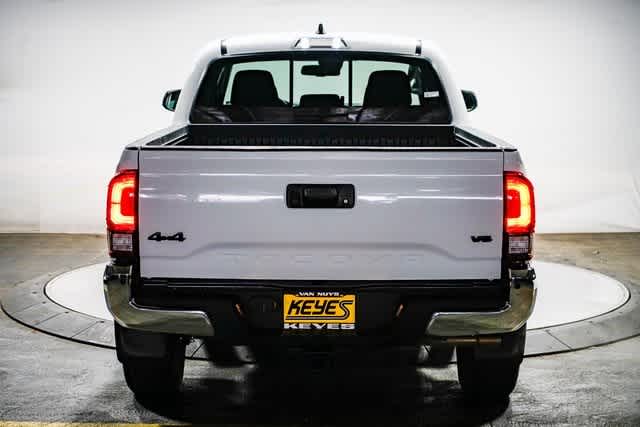 Thumbnail: 2023 Toyota Tacoma - 9