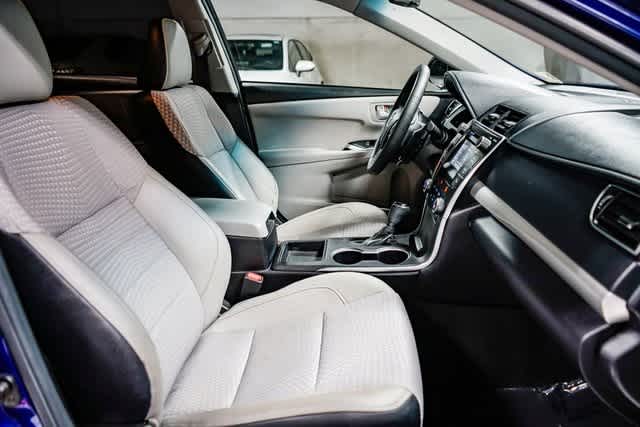 Thumbnail: 2015 Toyota Camry - 16