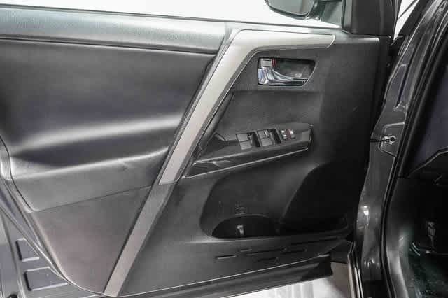 Thumbnail: 2016 Toyota RAV4 - 22