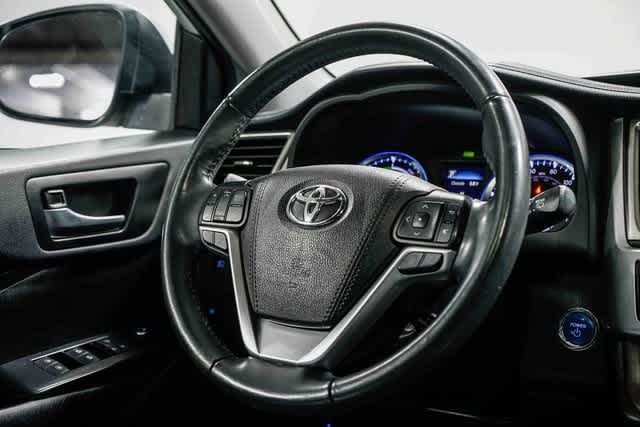 Thumbnail: 2019 Toyota Highlander - 15