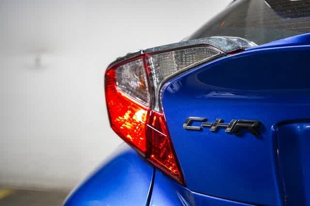 2018 Toyota C-HR XLE 11