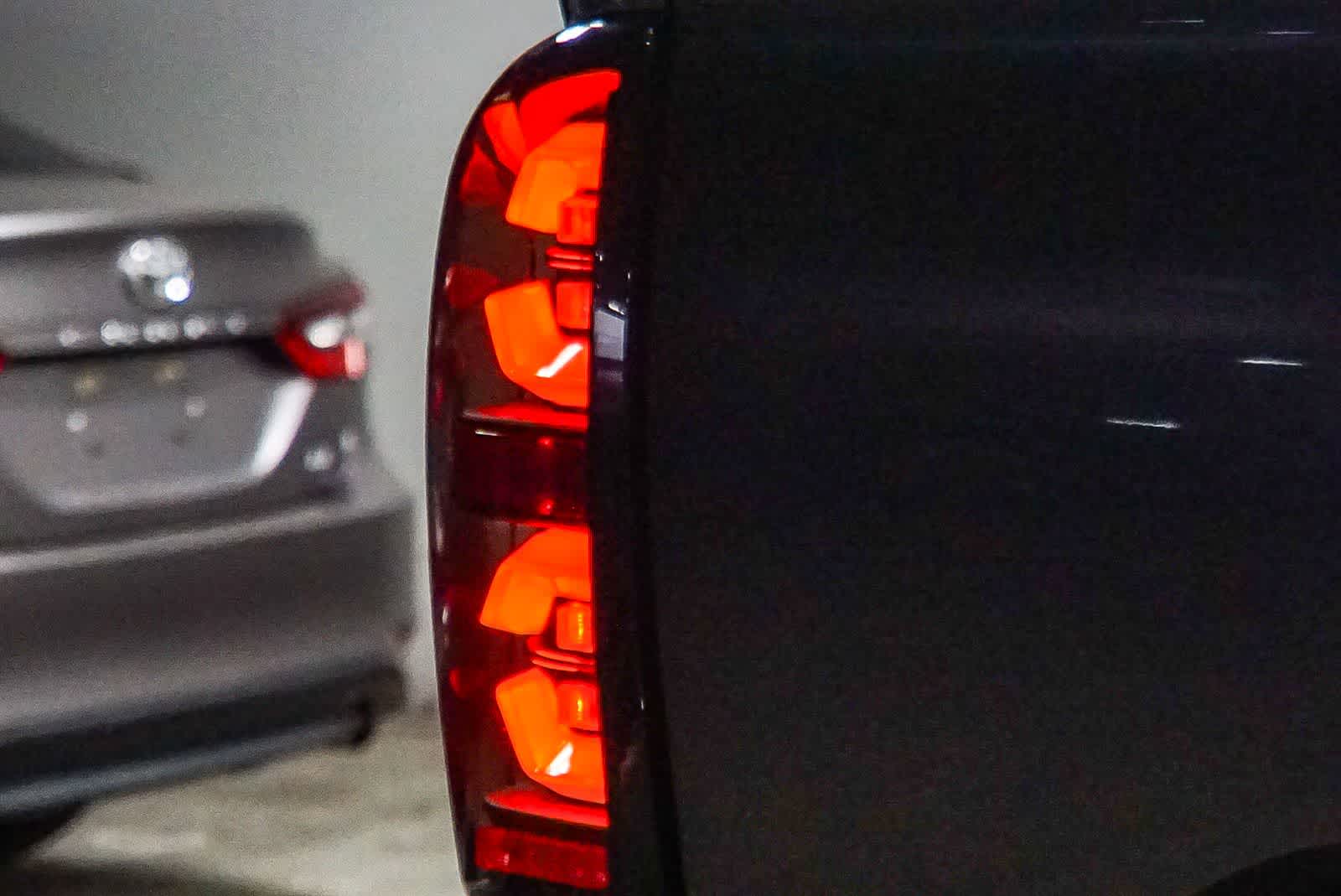 Thumbnail: 2019 Toyota Tacoma - 12