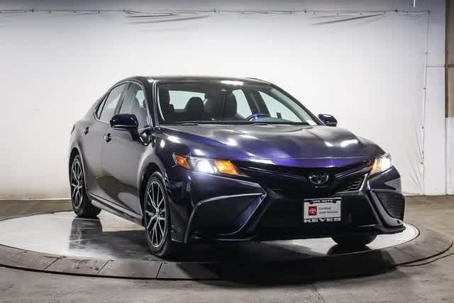 2022 Toyota Camry SE 6