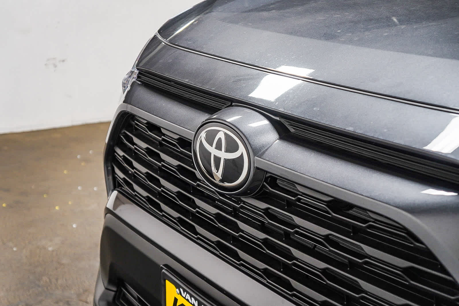 Thumbnail: 2025 Toyota RAV4 - 9