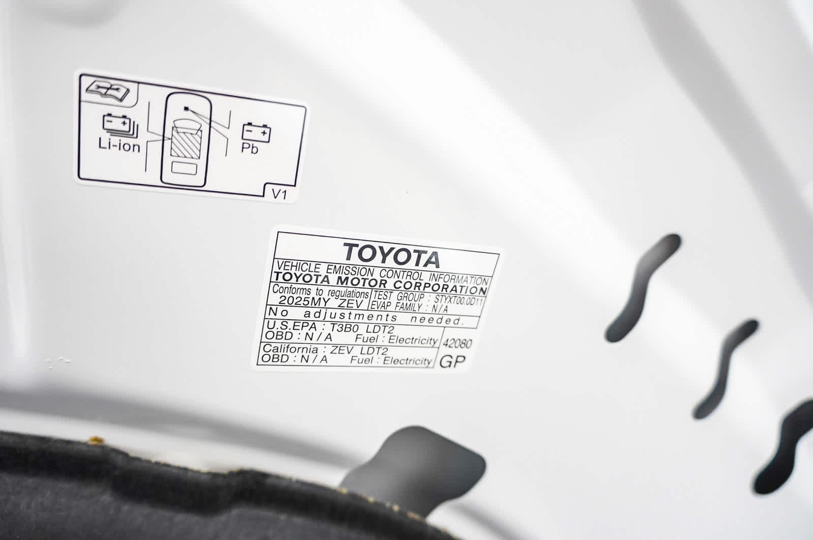Thumbnail: 2025 Toyota bZ4X - 13