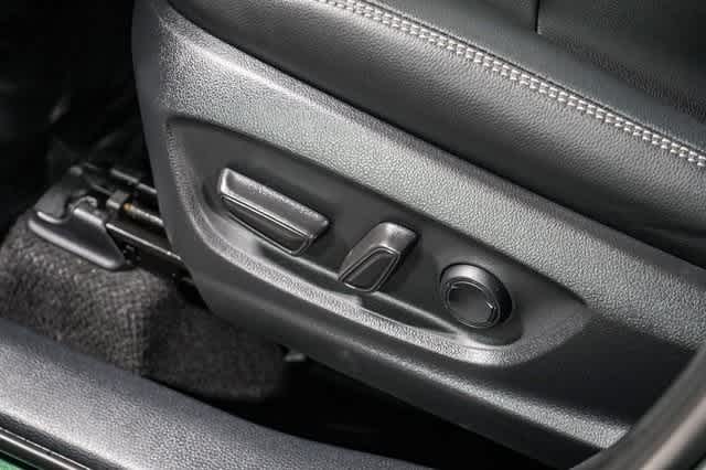 Thumbnail: 2023 Toyota Corolla Cross - 23