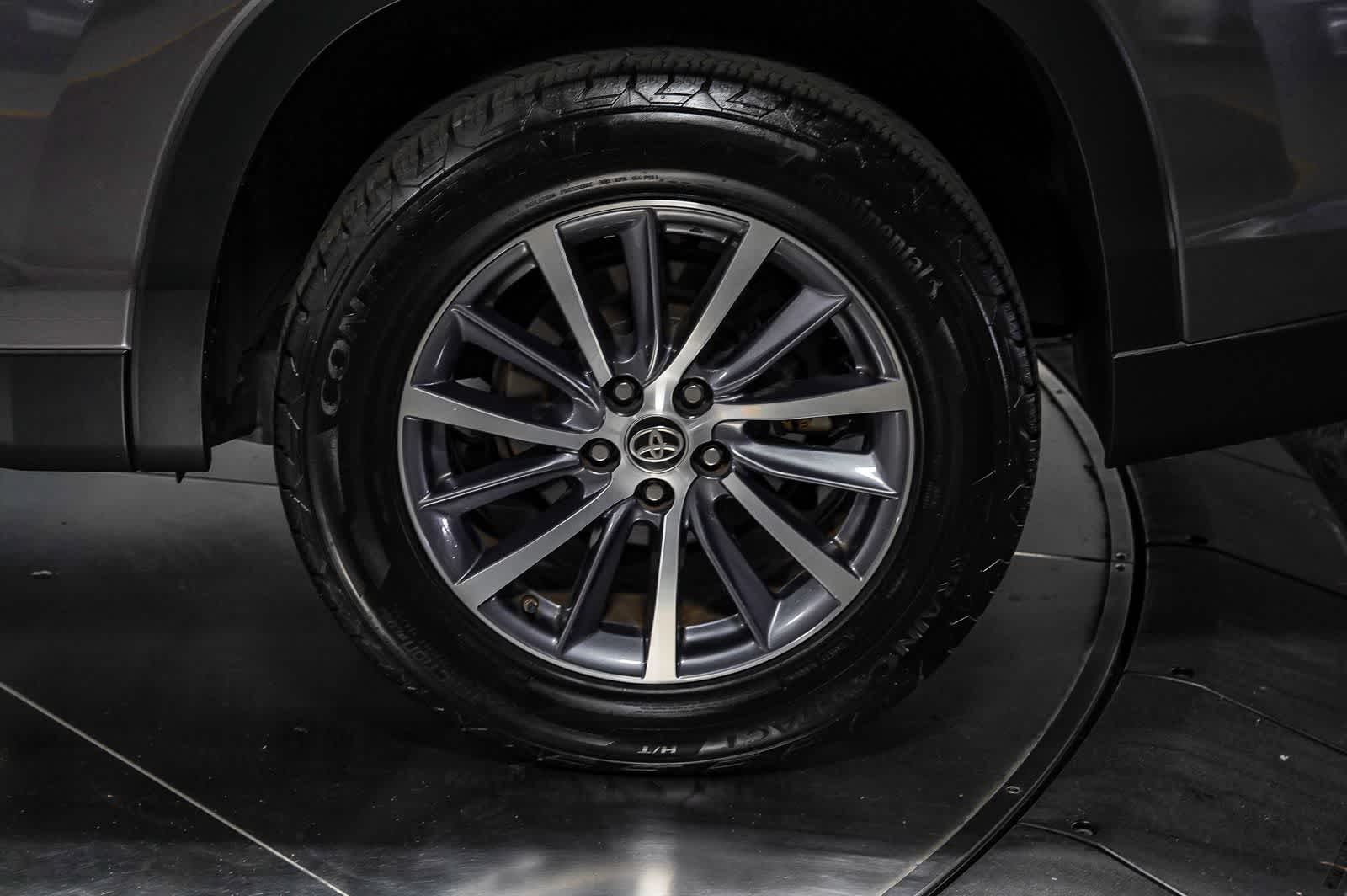 Thumbnail: 2019 Toyota Highlander - 10