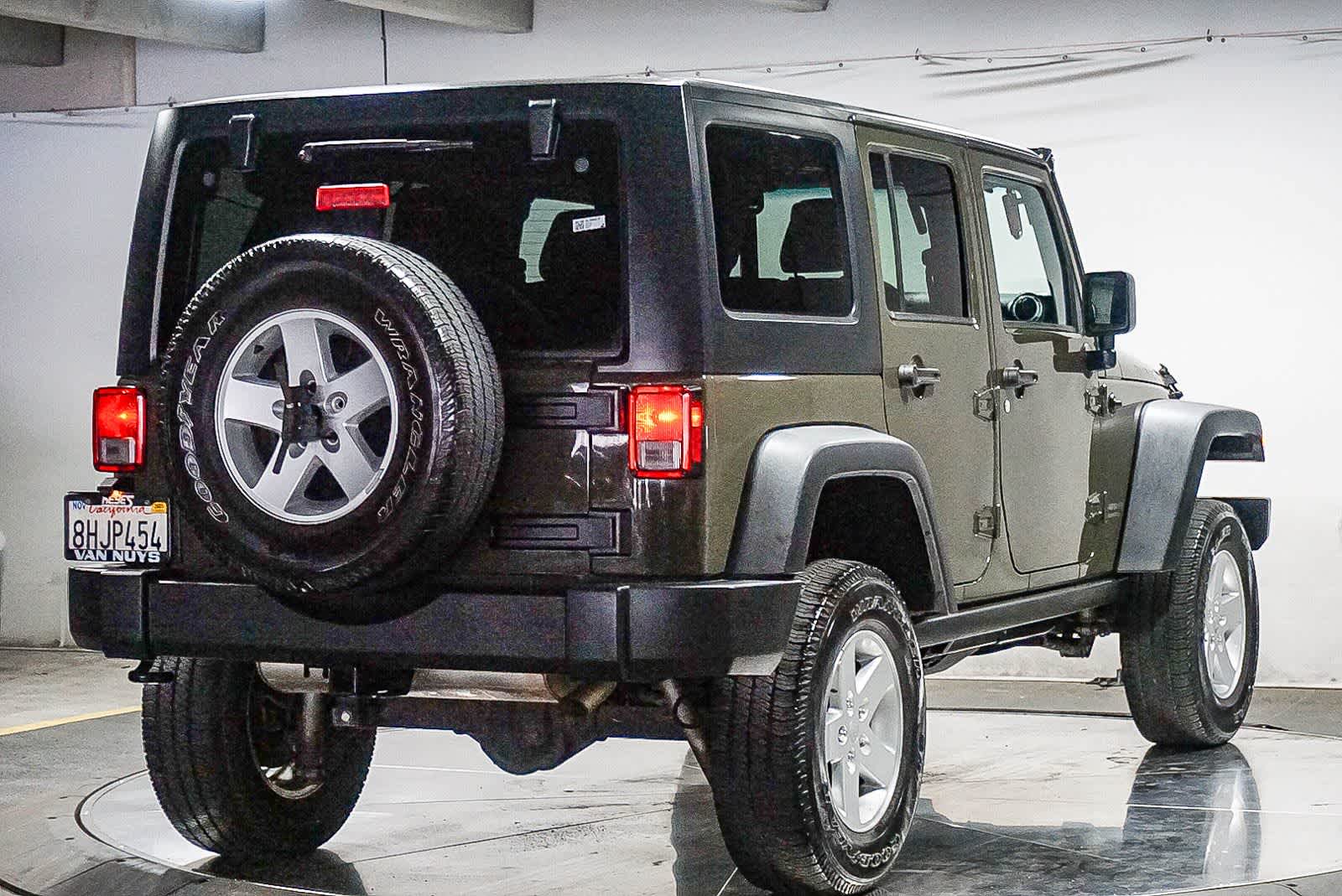 Thumbnail: 2016 Jeep Wrangler - 9