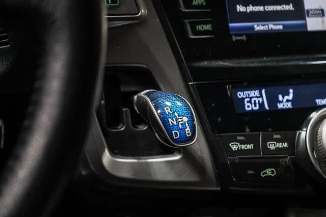 Thumbnail: 2017 Toyota Prius v - 24