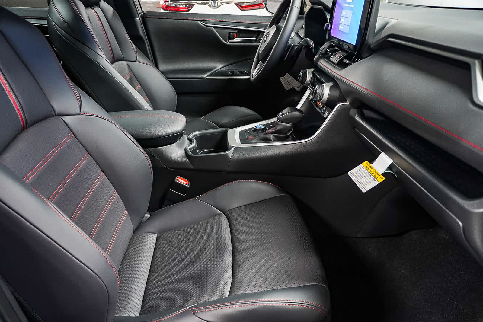 Thumbnail: 2025 Toyota RAV4 - 21