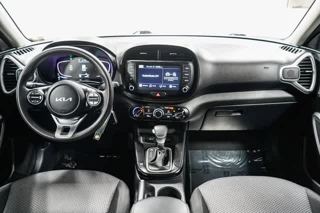 2023 Kia Soul LX 12