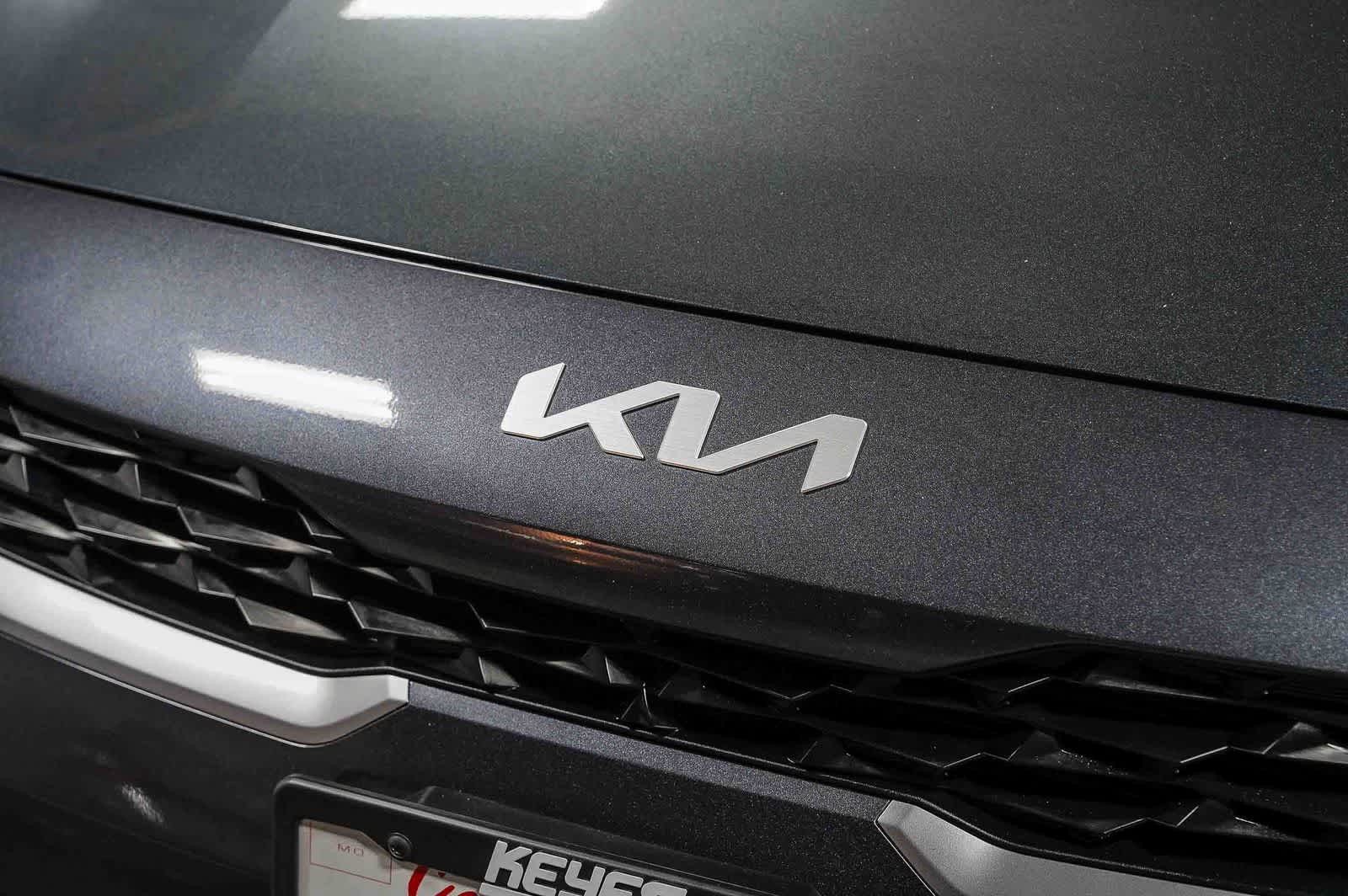 Thumbnail: 2023 Kia Forte - 8