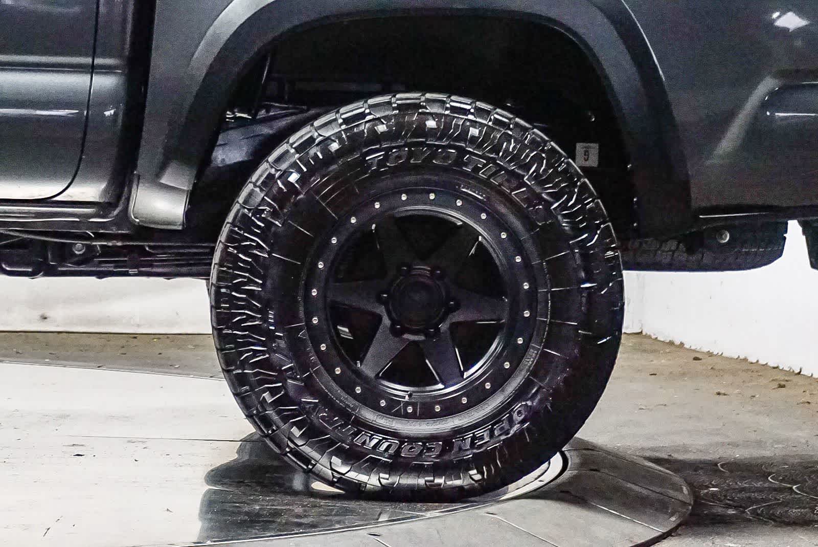 Thumbnail: 2019 Toyota Tacoma - 10