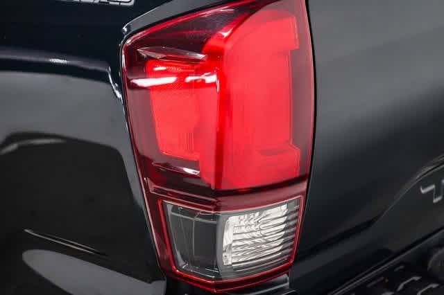 Thumbnail: 2018 Toyota Tacoma - 12