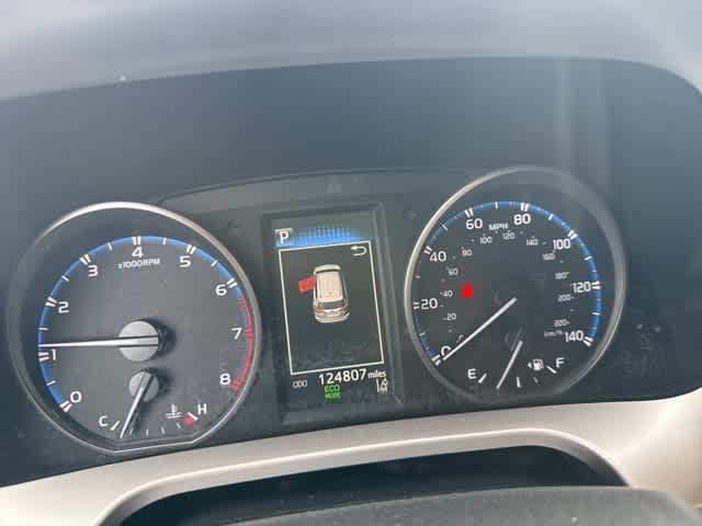 Thumbnail: 2017 Toyota RAV4 - 3