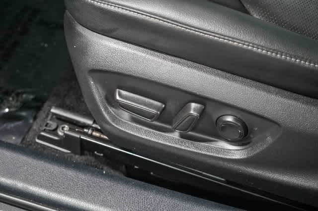 Thumbnail: 2022 Toyota Camry - 24