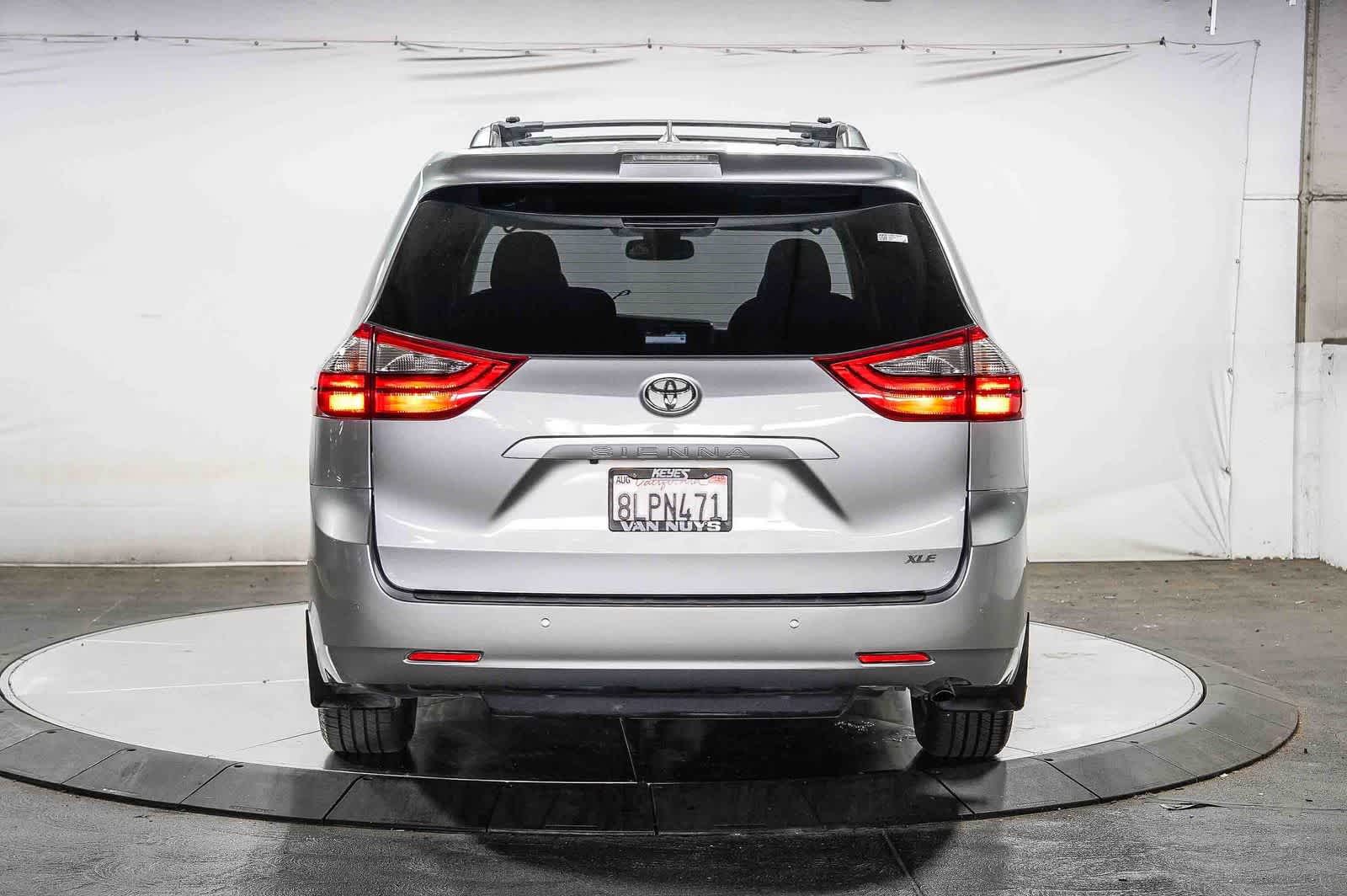 Thumbnail: 2020 Toyota Sienna - 3