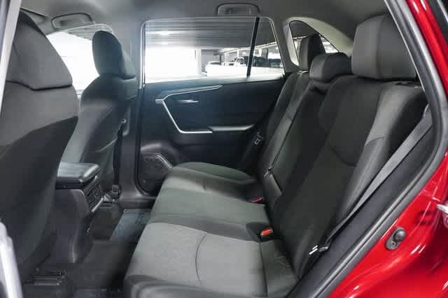 2022 Toyota RAV4 XLE 19