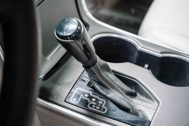 Thumbnail: 2015 Toyota Camry - 21