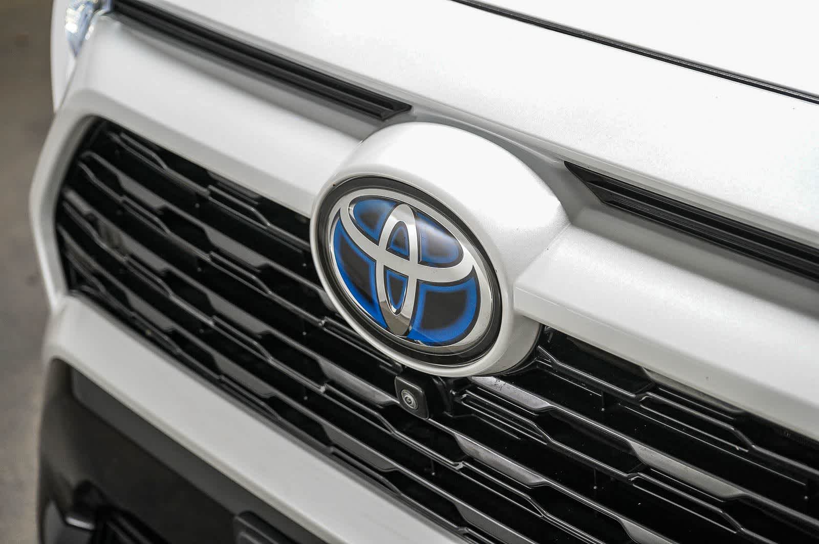 Thumbnail: 2023 Toyota RAV4 - 8