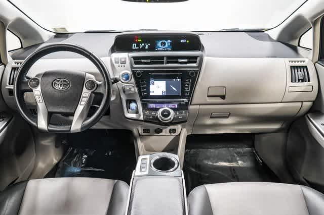 Thumbnail: 2015 Toyota Prius v - 12