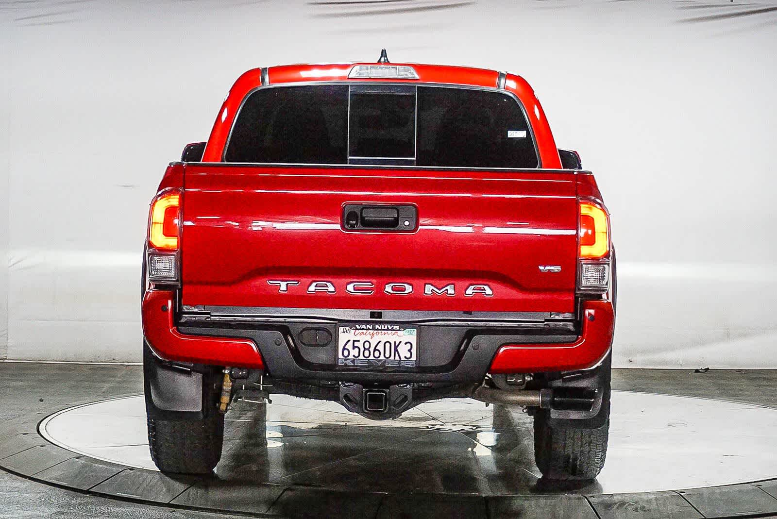 Thumbnail: 2022 Toyota Tacoma - 10